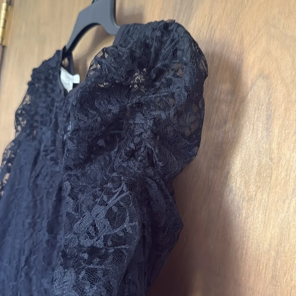 Loft black lace rouched sleeve with some puff sleeve top casual party L